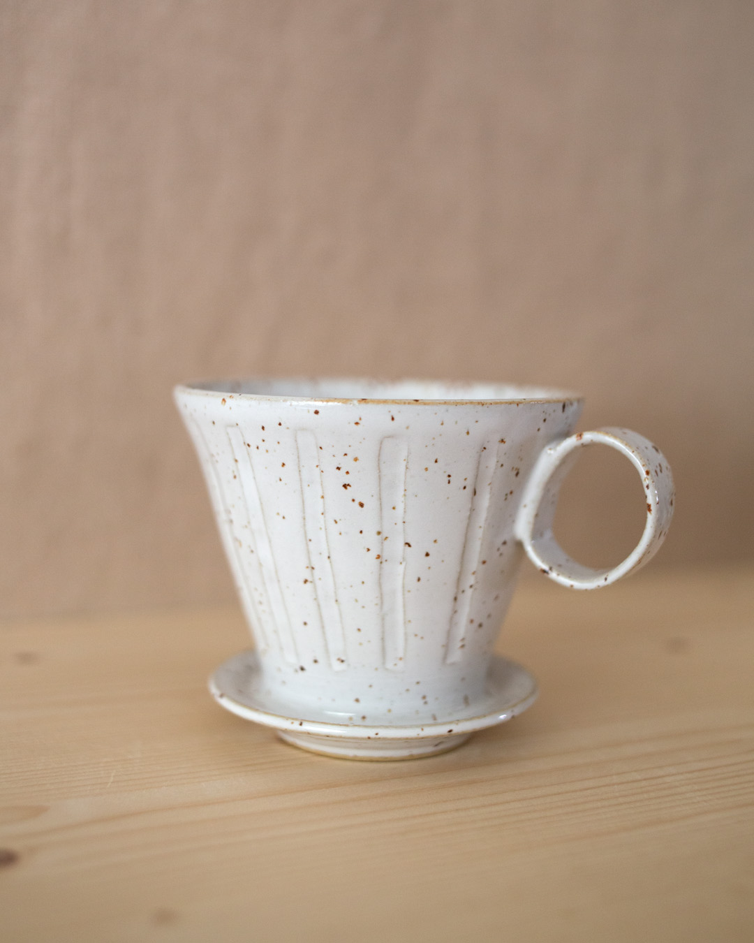 Coffee dripper – Snäckskal by Emelie Zetterberg