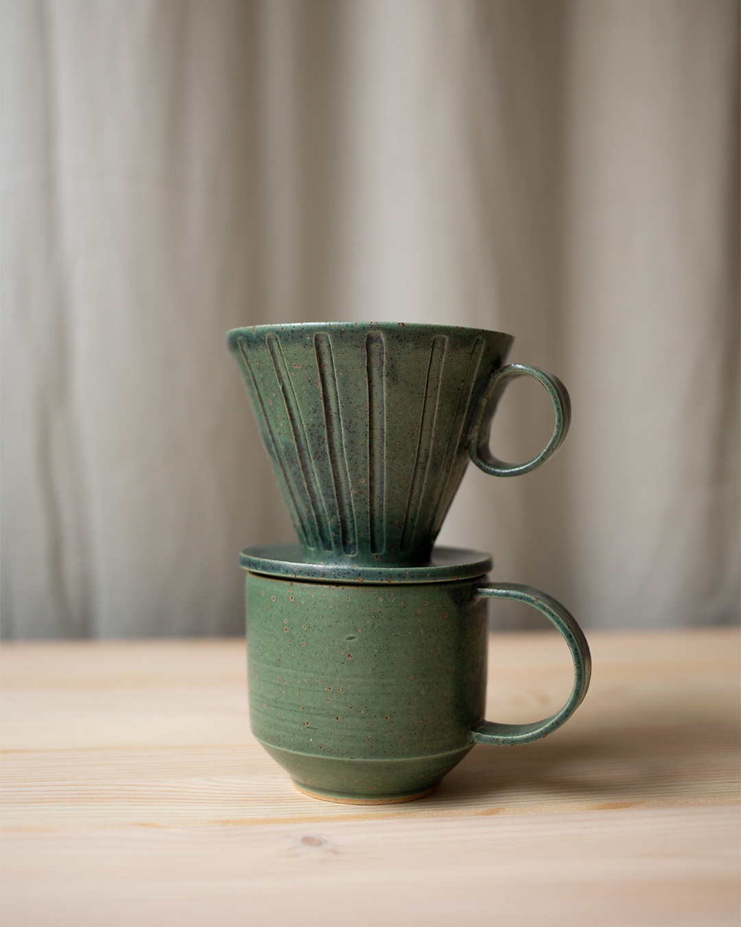 Coffee dripper & cup  – Sjögräs by Emelie Zetterberg