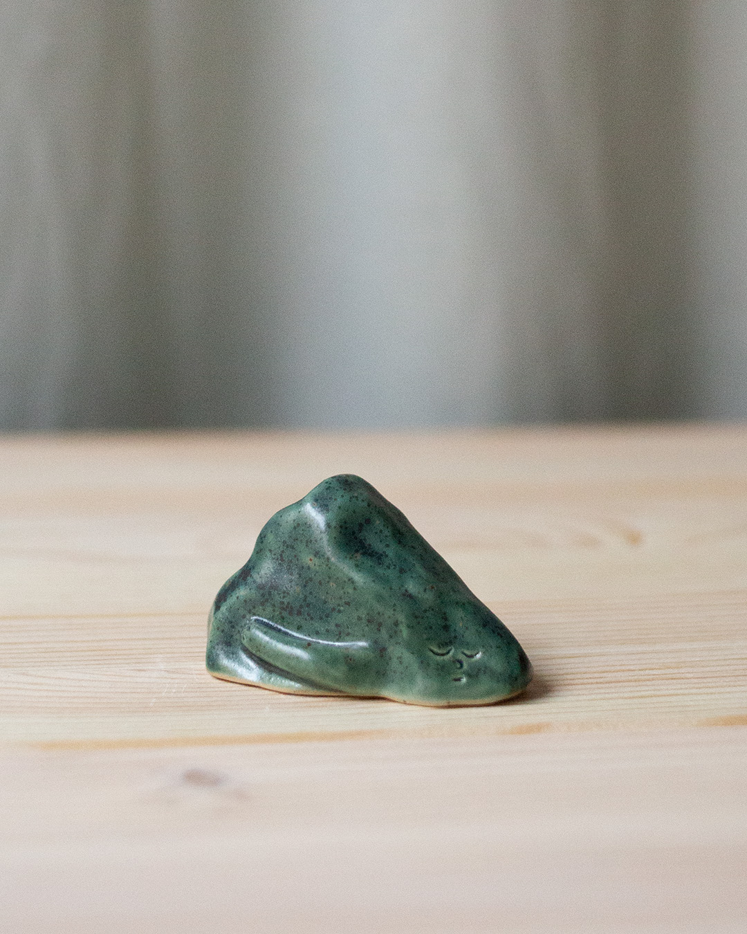 Slumrande sten II by Emelie Zetterberg