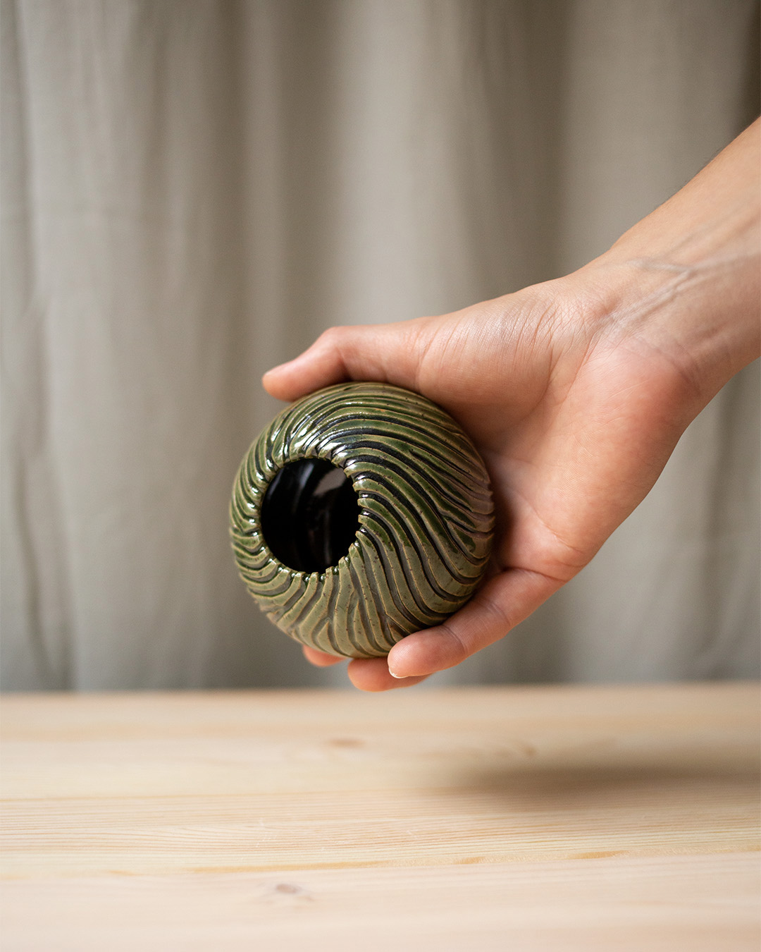 Vase – Havsanemon I by Emelie Zetterberg